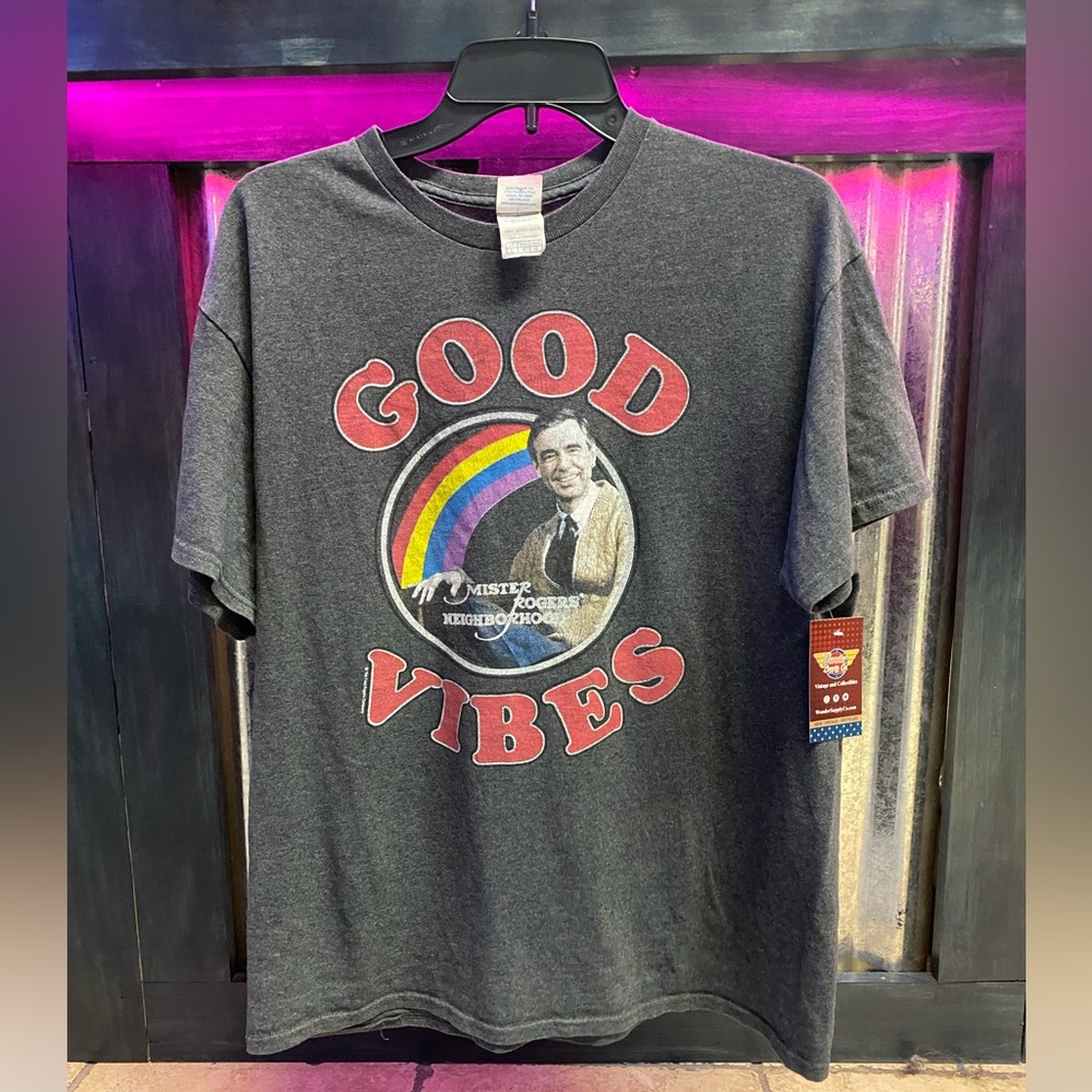 Mr. Rodgers Good Vibes Graphic T-Shirt Size Large